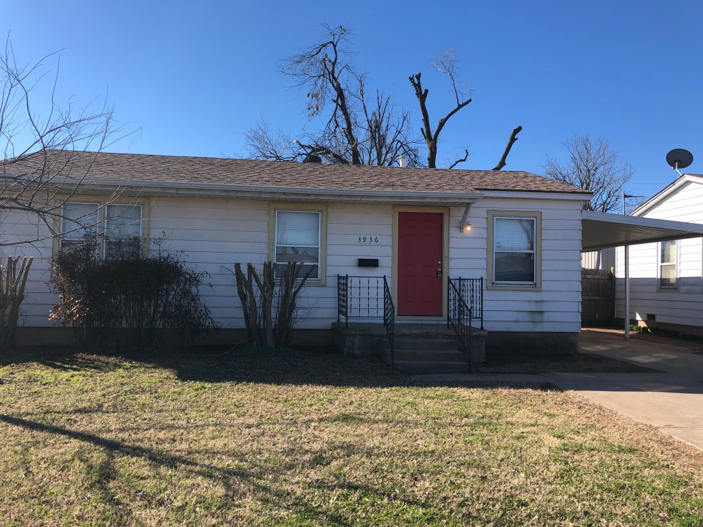 This image has an empty alt attribute; its file name is 0001.jpg